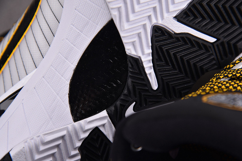 Nike Zoom Kobe 4 Protro