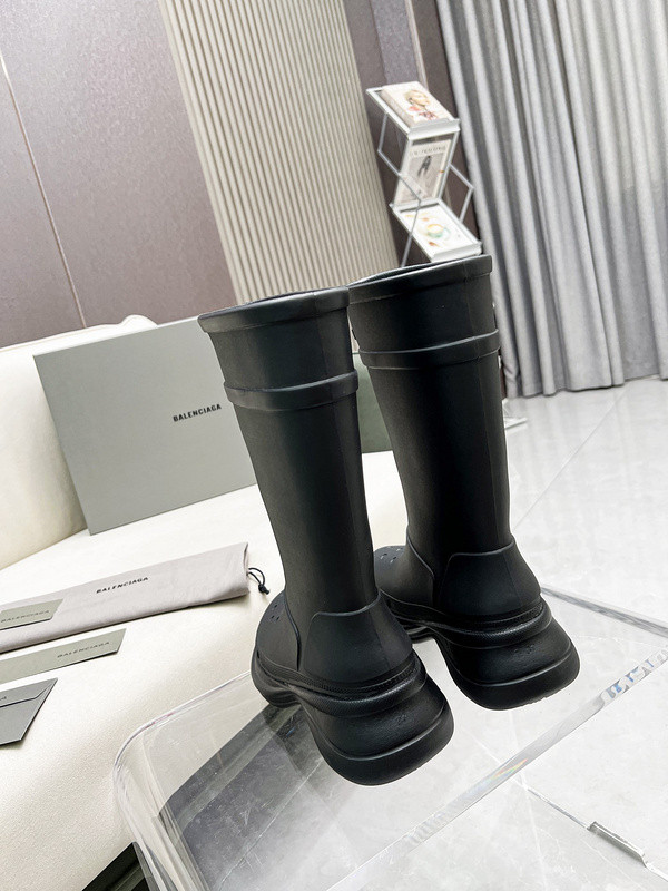 ba*len*cia*ga x Cr*0*s boot black