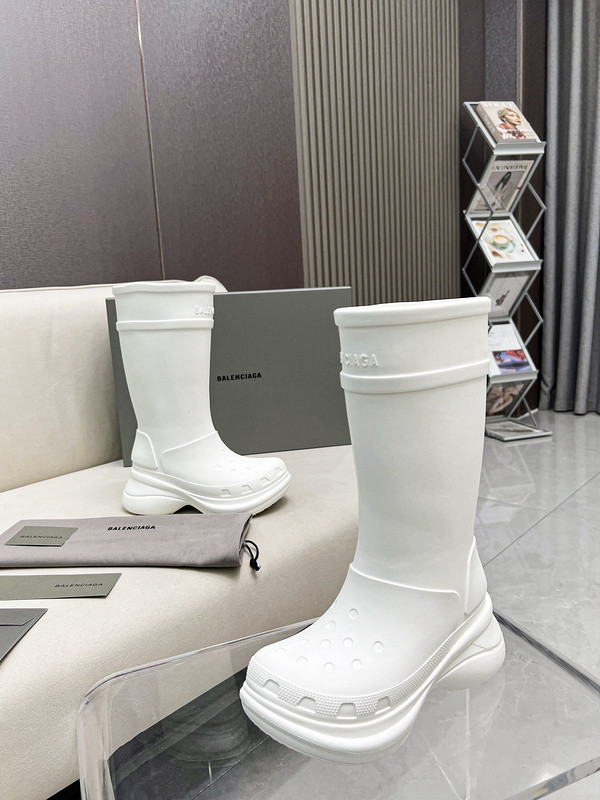 ba*len*cia*ga x Cr*0*s boot white