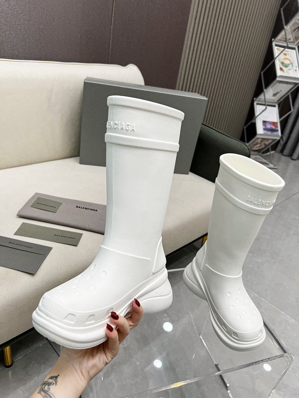 ba*len*cia*ga x Cr*0*s boot white