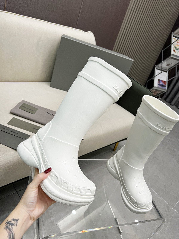 ba*len*cia*ga x Cr*0*s boot white