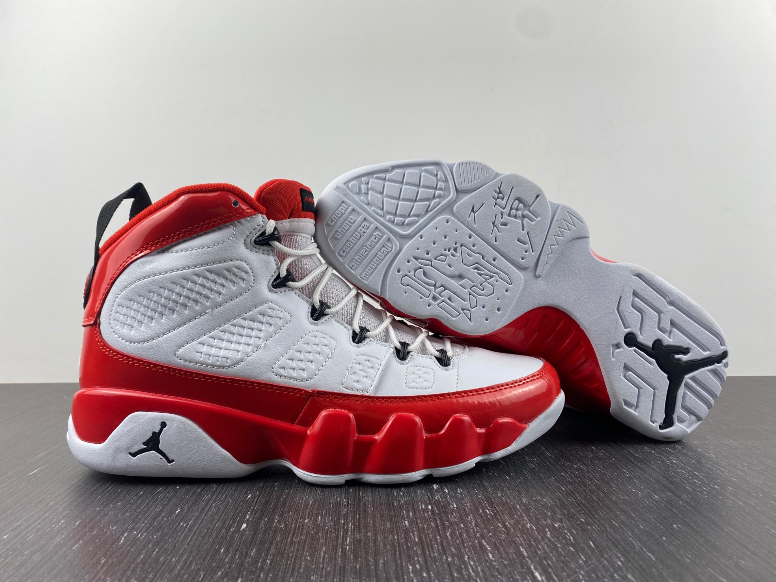 Air Jordan 9 Retro