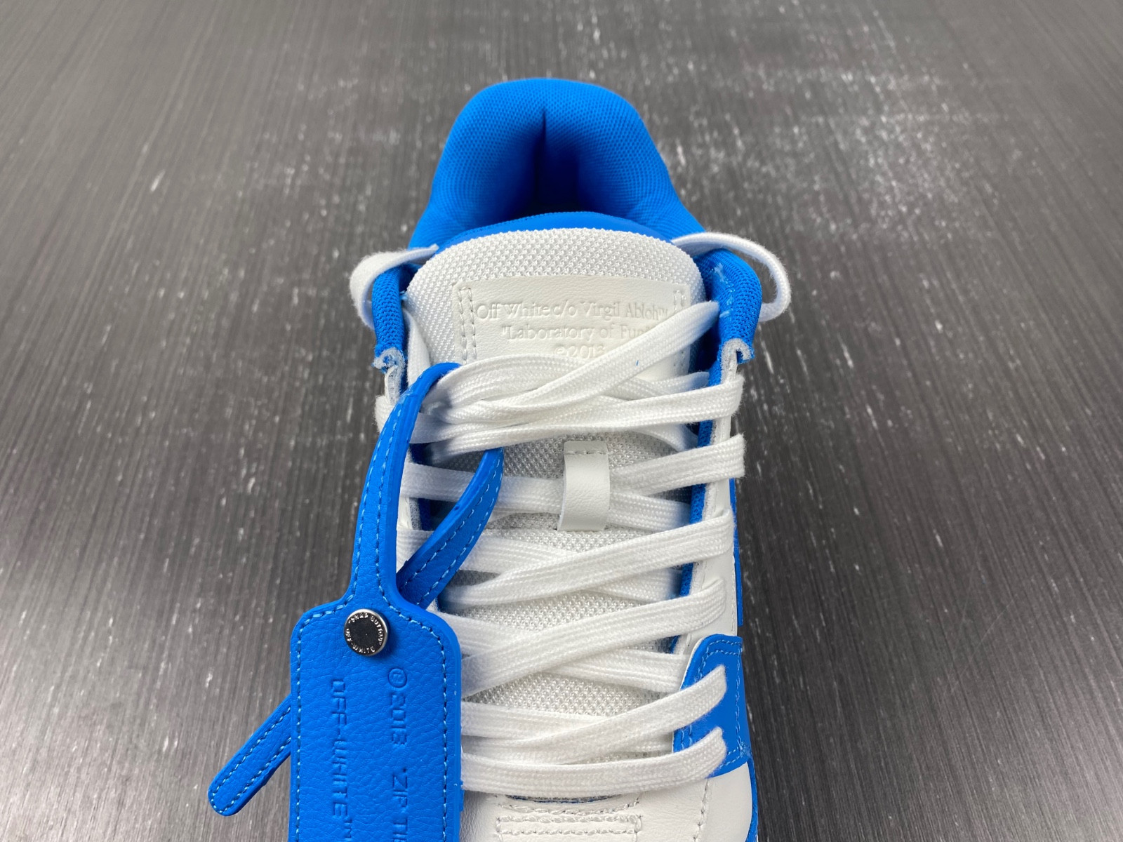 Off-White c/o Virgil Abloh