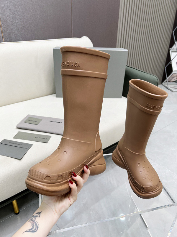 ba*len*cia*ga x Cr*0*s boot brown
